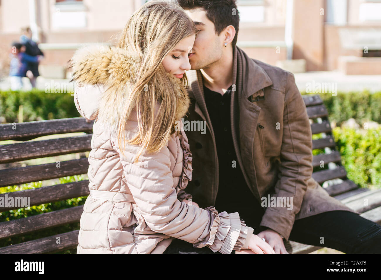 Couple l amour avec jeune femme [PUNIQRANDLINE-(au-dating-names.txt) 56