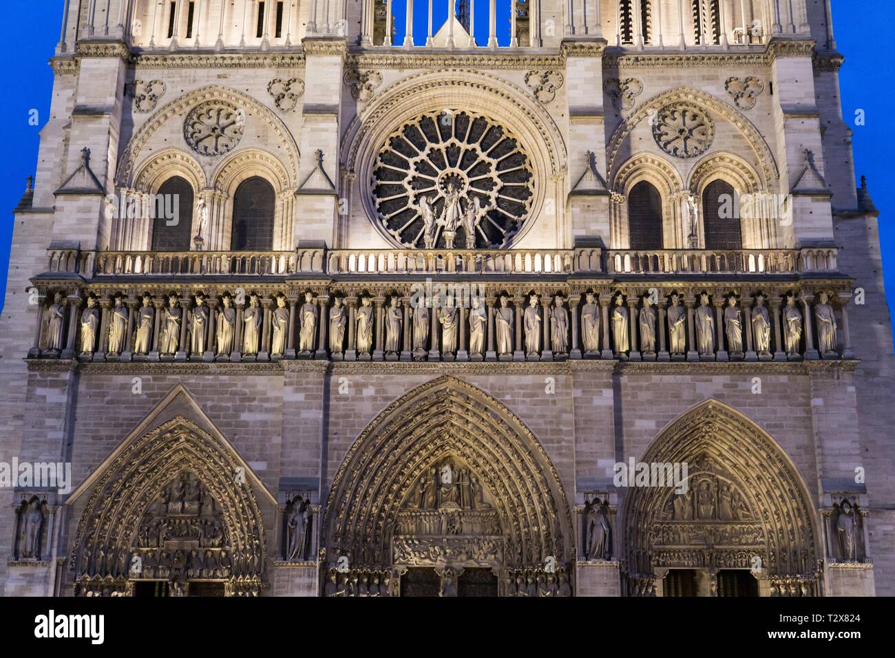 Cathédrale Notre-Dame de Paris (1163-1345),la façade occidentale, France. Banque D'Images