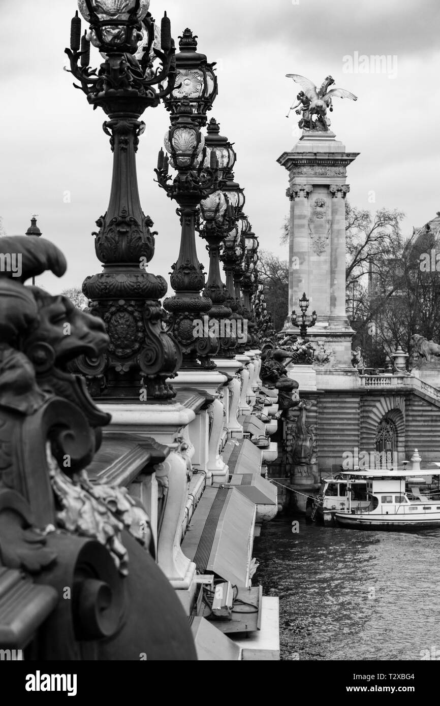 Pont Alexandre III (1896-1900) dans la Seine, Paris. La France. Banque D'Images