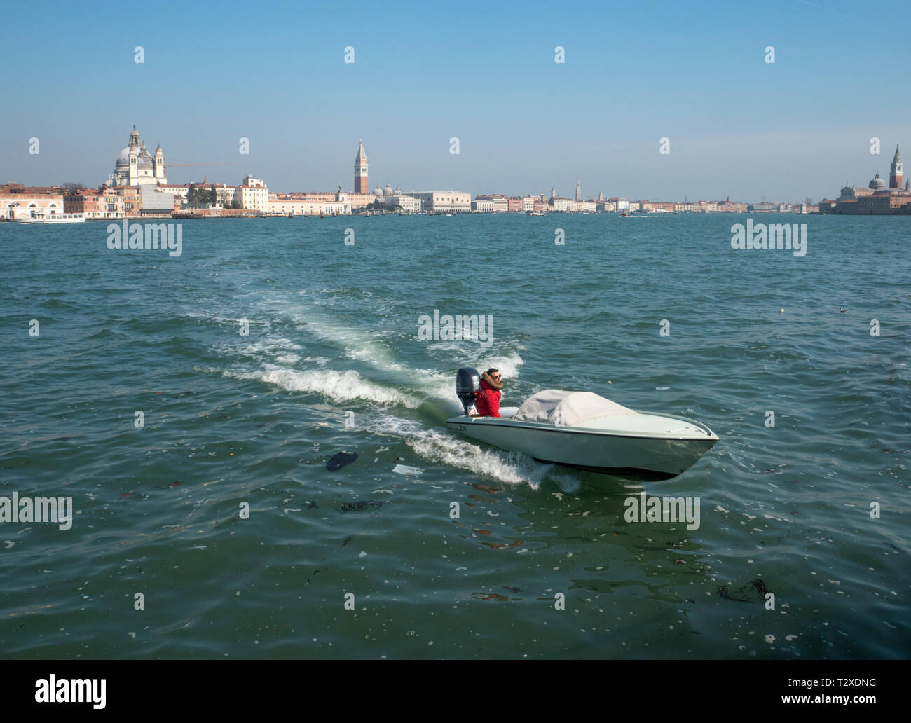 Le navettage dans le style. Transport personnel dans et autour de Venise, Italie. Banque D'Images