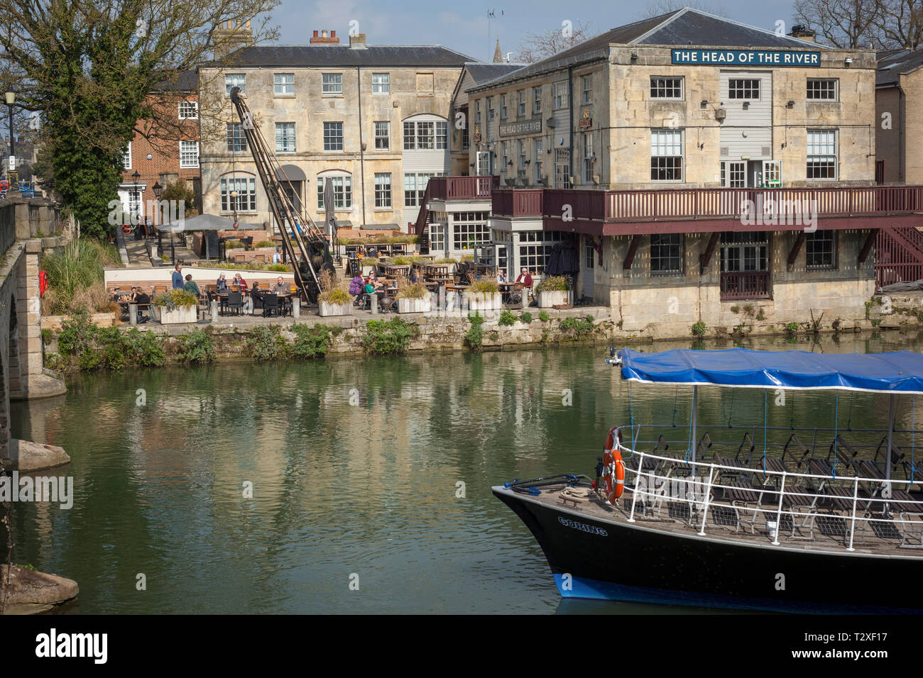 Le célèbre chef de la rivière Public House par Folly Bridge sur la Tamise à Oxford Banque D'Images