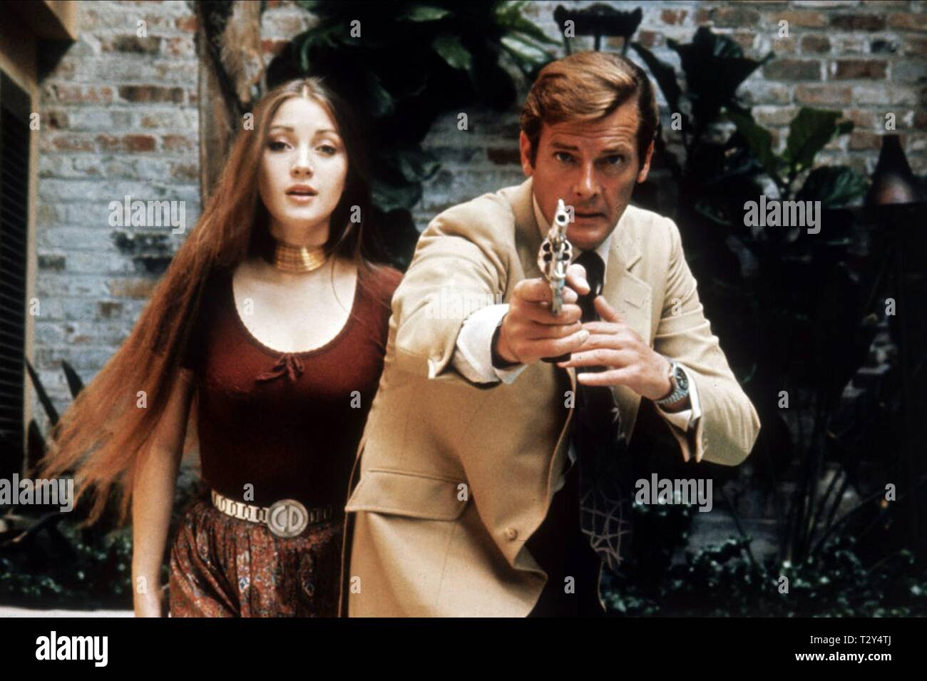 Roger Moore And Jane Seymour Banque d'image et photos Alamy(02)