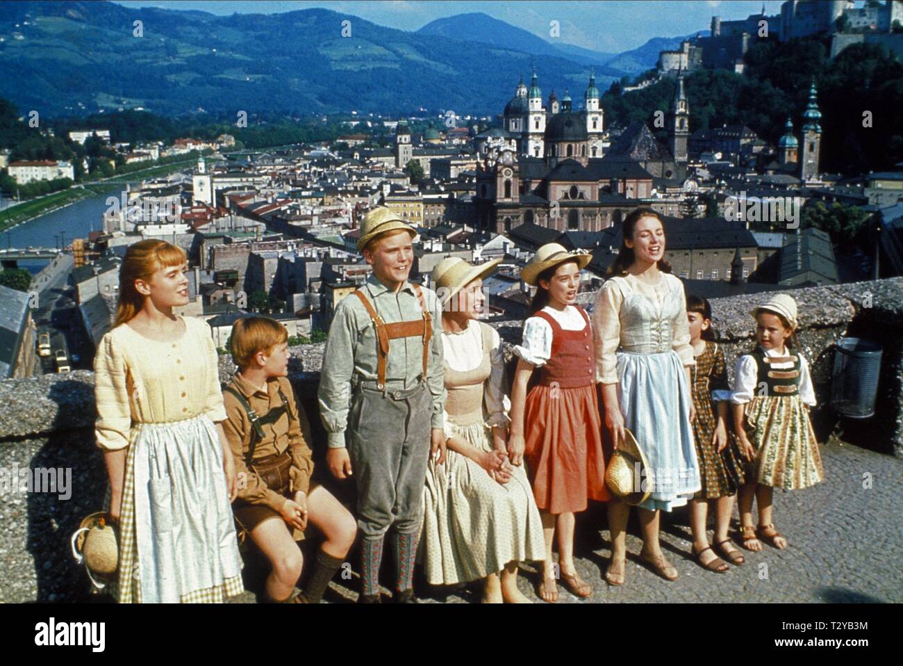 ANGELA CARTWRIGHT, DUANE CHASE, Nicholas Hammond, Julie Andrews, Heather Menzies, CHARMIAN CARR, DEBBIE TURNER, KYM CARATH, LE SON DE LA MUSIQUE, 1965 Banque D'Images