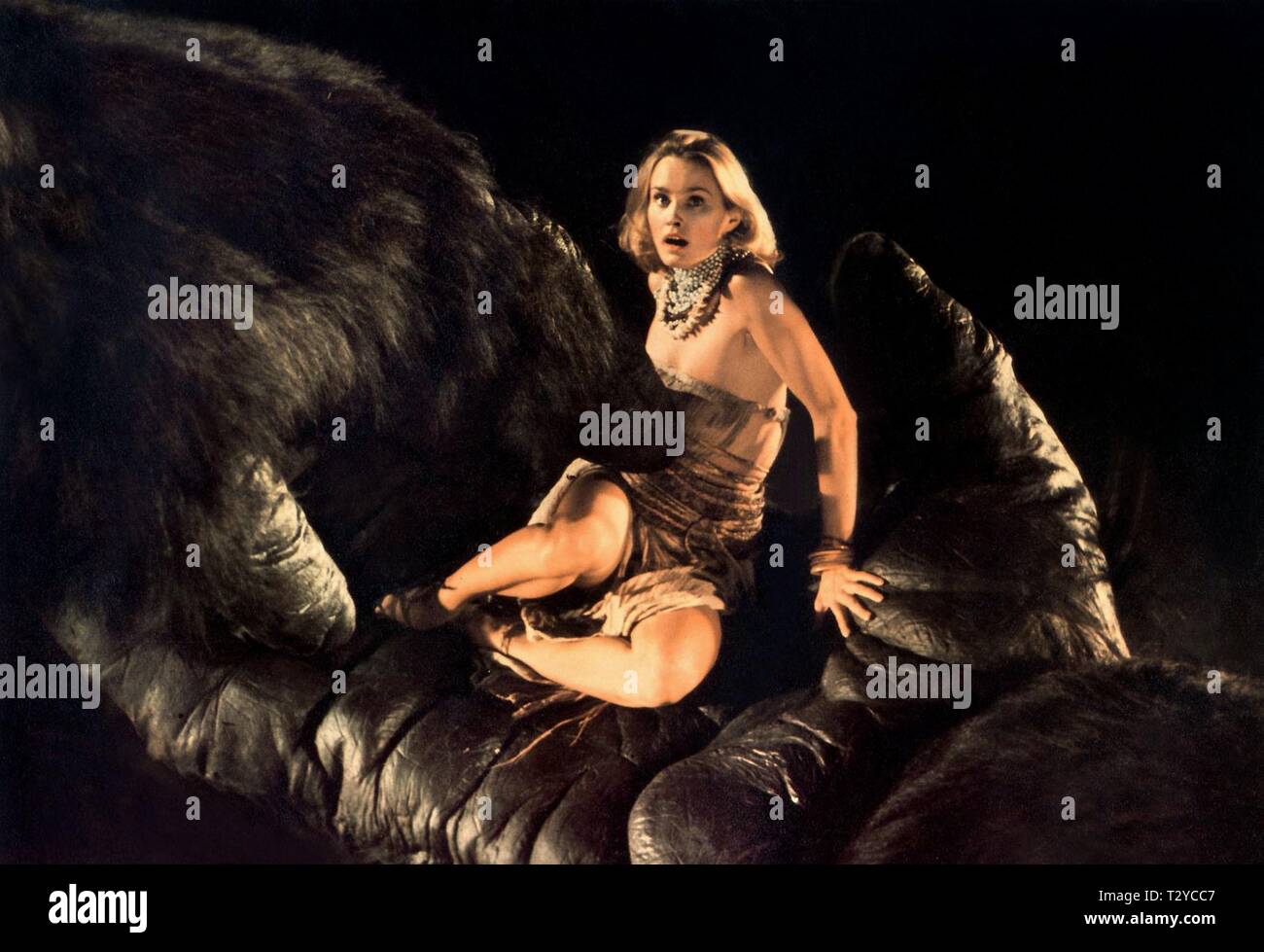 JESSICA LANGE DANS LA MAIN de gorille, KING KONG, 1976 Photo Stock - Alamy