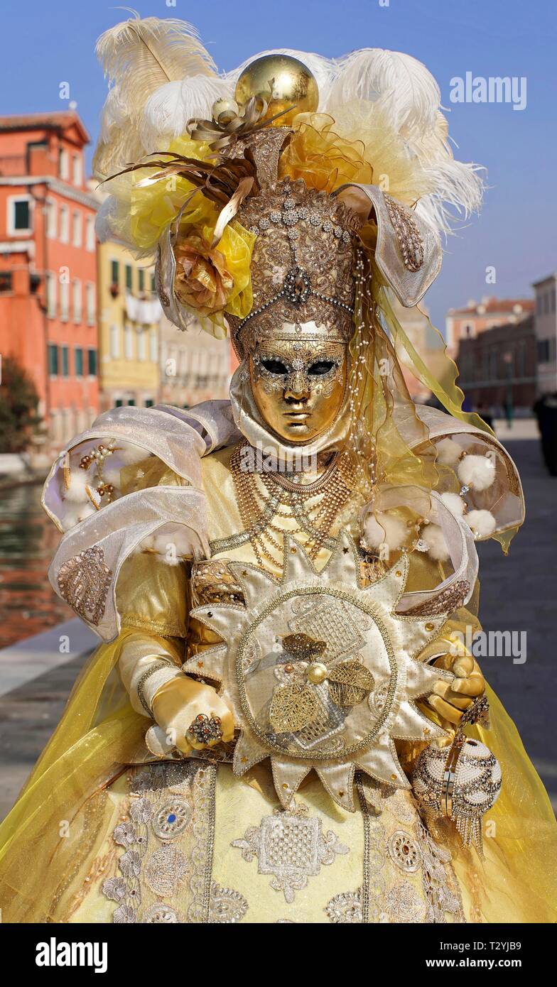 Femme avec des masque de Venise, Carnaval de Venise, Vénétie, Italie Banque D'Images