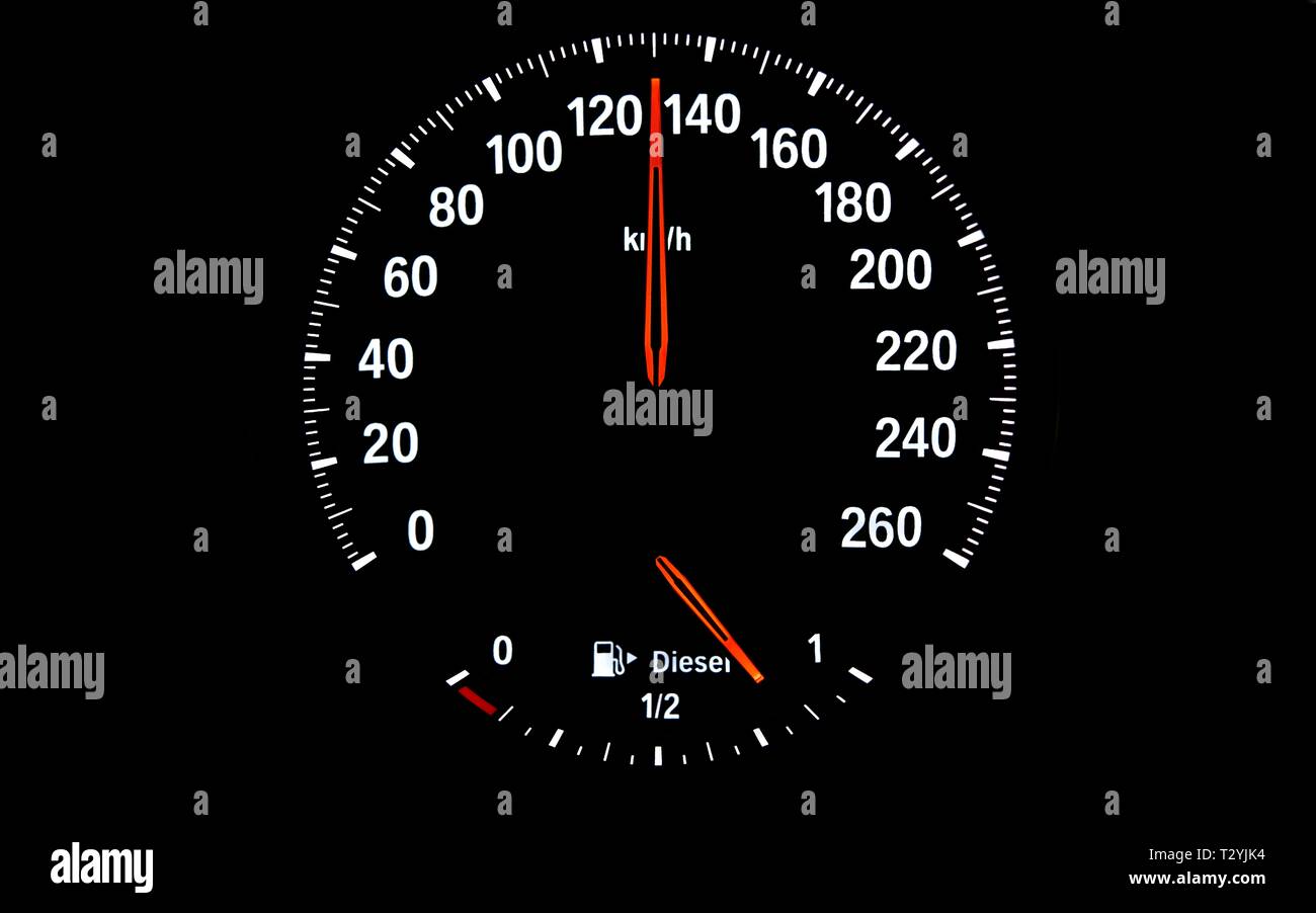 Avec l'indicateur de jauge de carburant pour diesel, Vitesse 130 km/h, la vitesse recommandée, Allemagne Banque D'Images