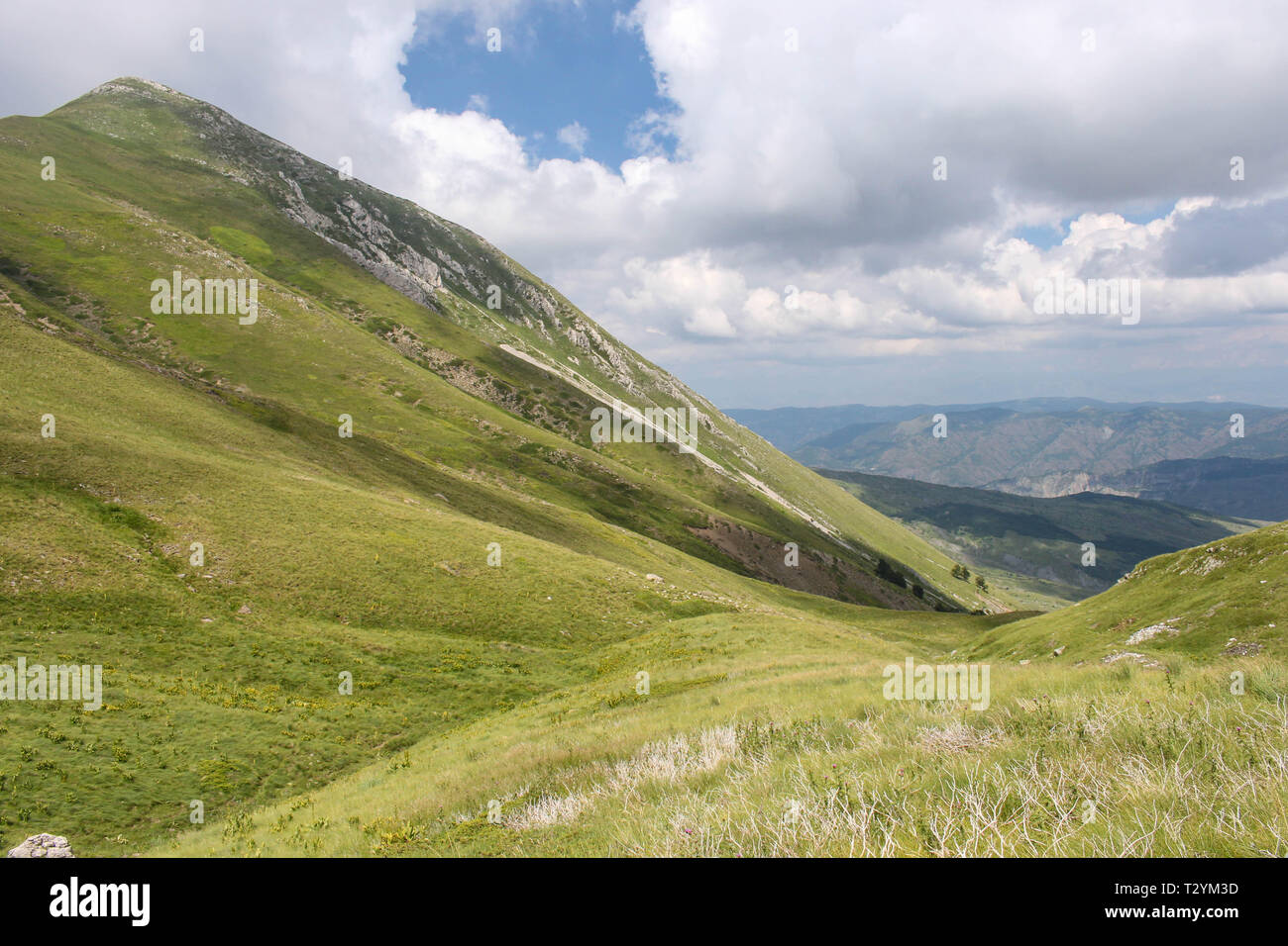 Vue de la crête de montagne Ostrovice en Albanie Banque D'Images