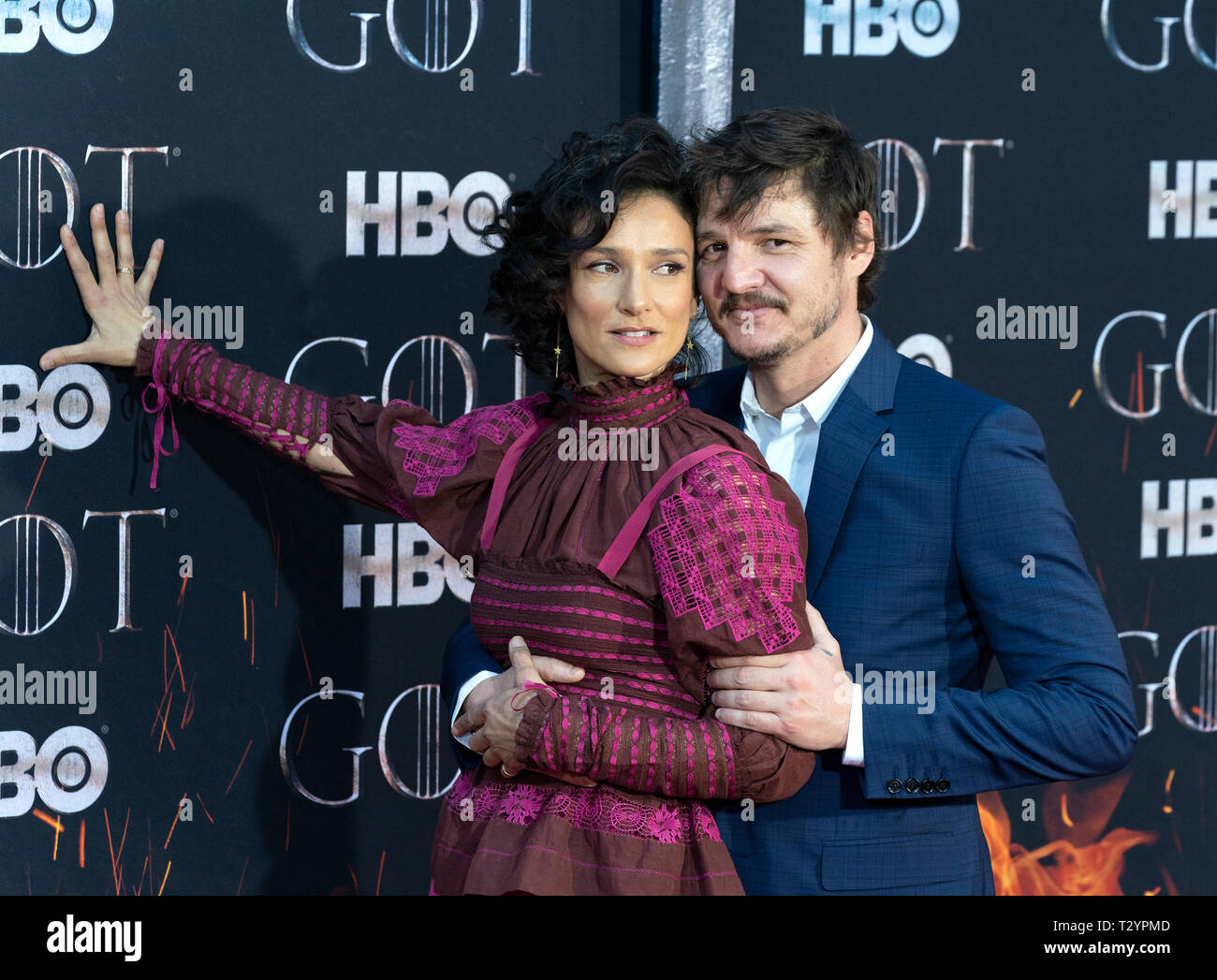 Indira Varma et Pedro Pascal assister à HBO Game of Thrones saison finale première au Radio City Music Hall (photo de Lev Radin/Pacific Press) Banque D'Images