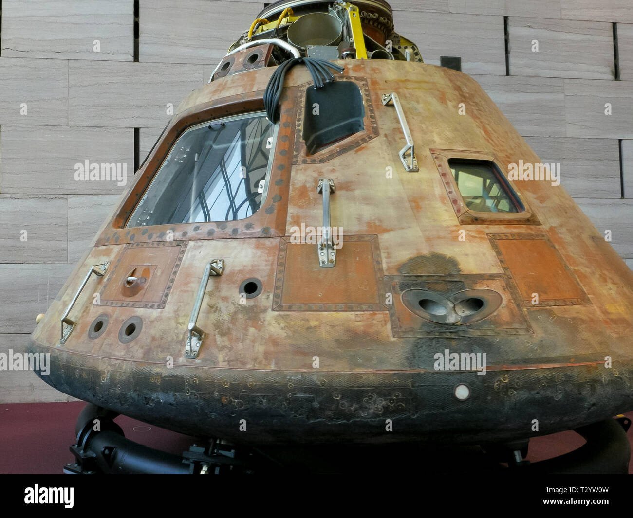 WASHINGTON, DC, USA - 10 septembre 2015 : a proximité de l'Apollo 11 module de commande à Washington, DC Banque D'Images WASHINGTON, DC, USA - 10 septembre 2015 : a proximité de l'Apollo 11 module de commande à Washington, DC Banque D'Images