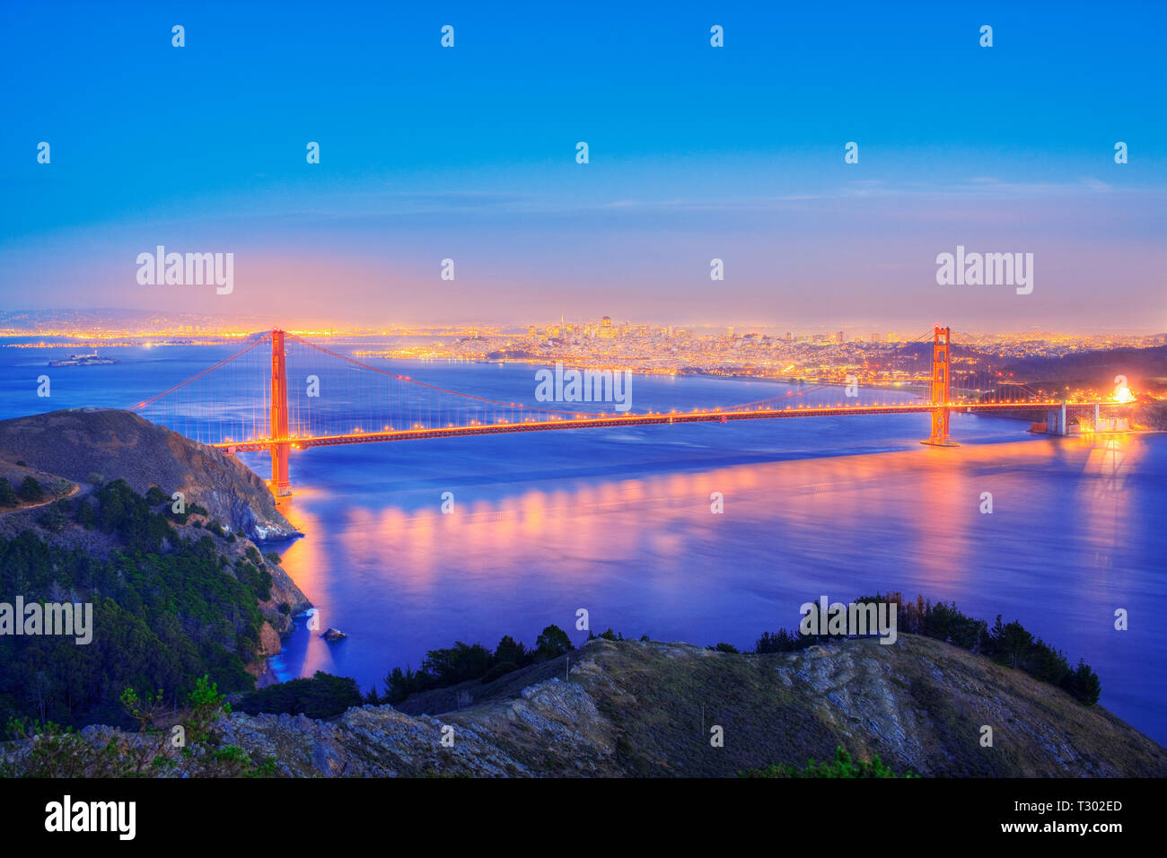 Portrait de la Golden Gate Bridge at Dusk Banque D'Images