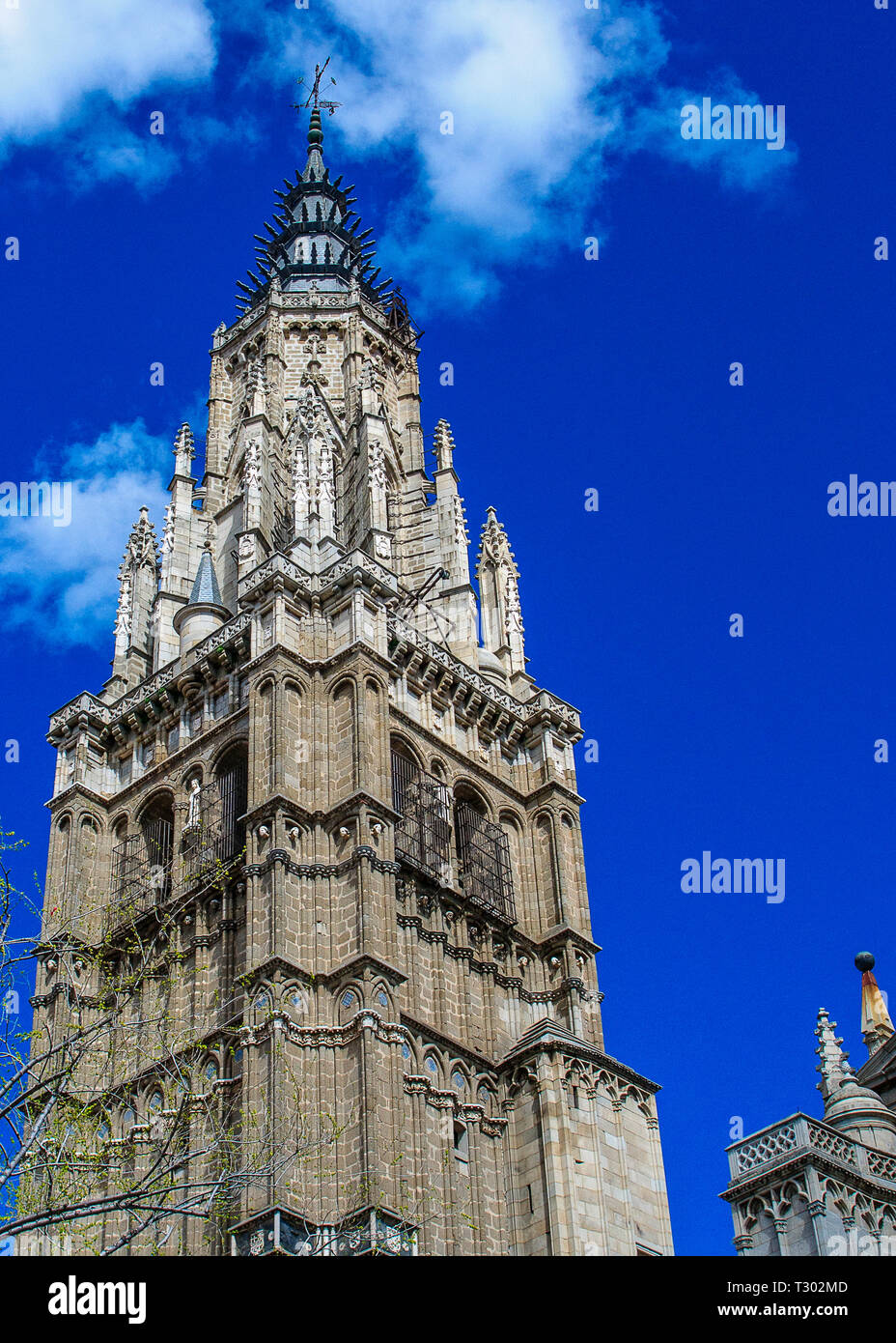 La tour gothique de la cathédrale de Tolède Banque D'Images