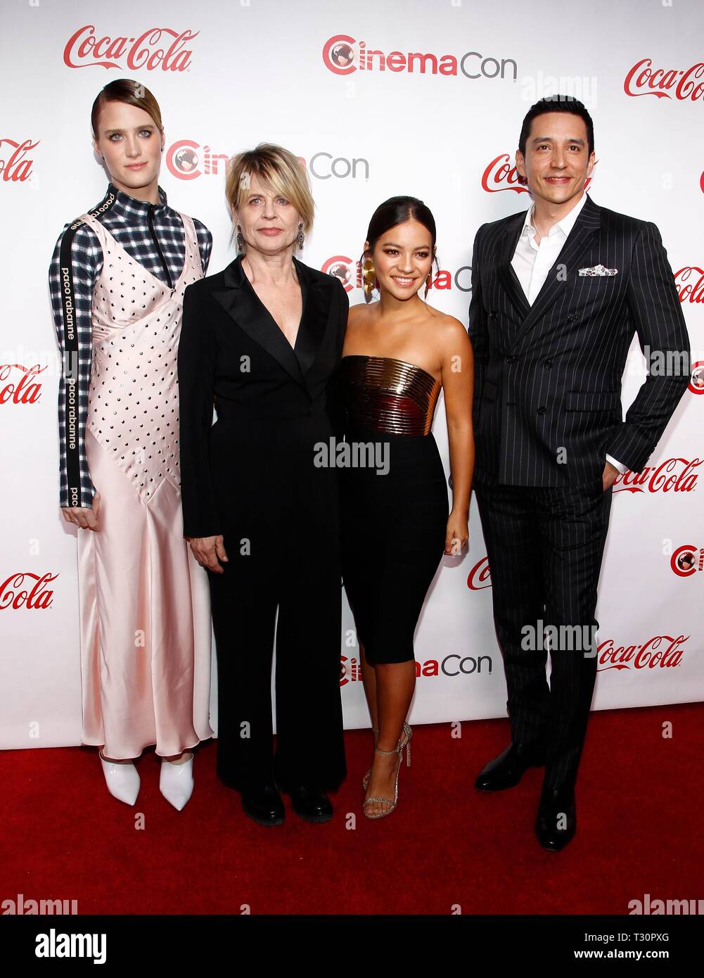 Las Vegas, NV, USA. 4ème apr 2019. Mackenzie Davis, Linda Hamilton, Natalia Reyes, Gabriel Luna aux arrivées de CinemaCon Big Screen Achievement Awards 2019, le Colosseum du Caesars Palace, Las Vegas, NV, le 4 avril 2019. Credit : JA/Everett Collection/Alamy Live News Banque D'Images