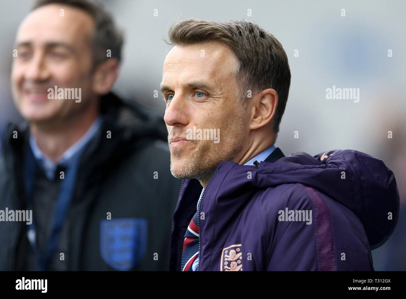 Manchester, UK. Le 05 Avr, 2019. Gestionnaire de l'Angleterre Phil Neville regarde sur. Angleterre Femmes v Canada Women, Women's international friendly match de football à l'école de Manchester City Stadium de Manchester, Lancs le vendredi 5 avril 2019. EDITORIAL UNIQUEMENT. Photos par Chris Stading/ Andrew Orchard la photographie de sport /Alamy Live News Banque D'Images