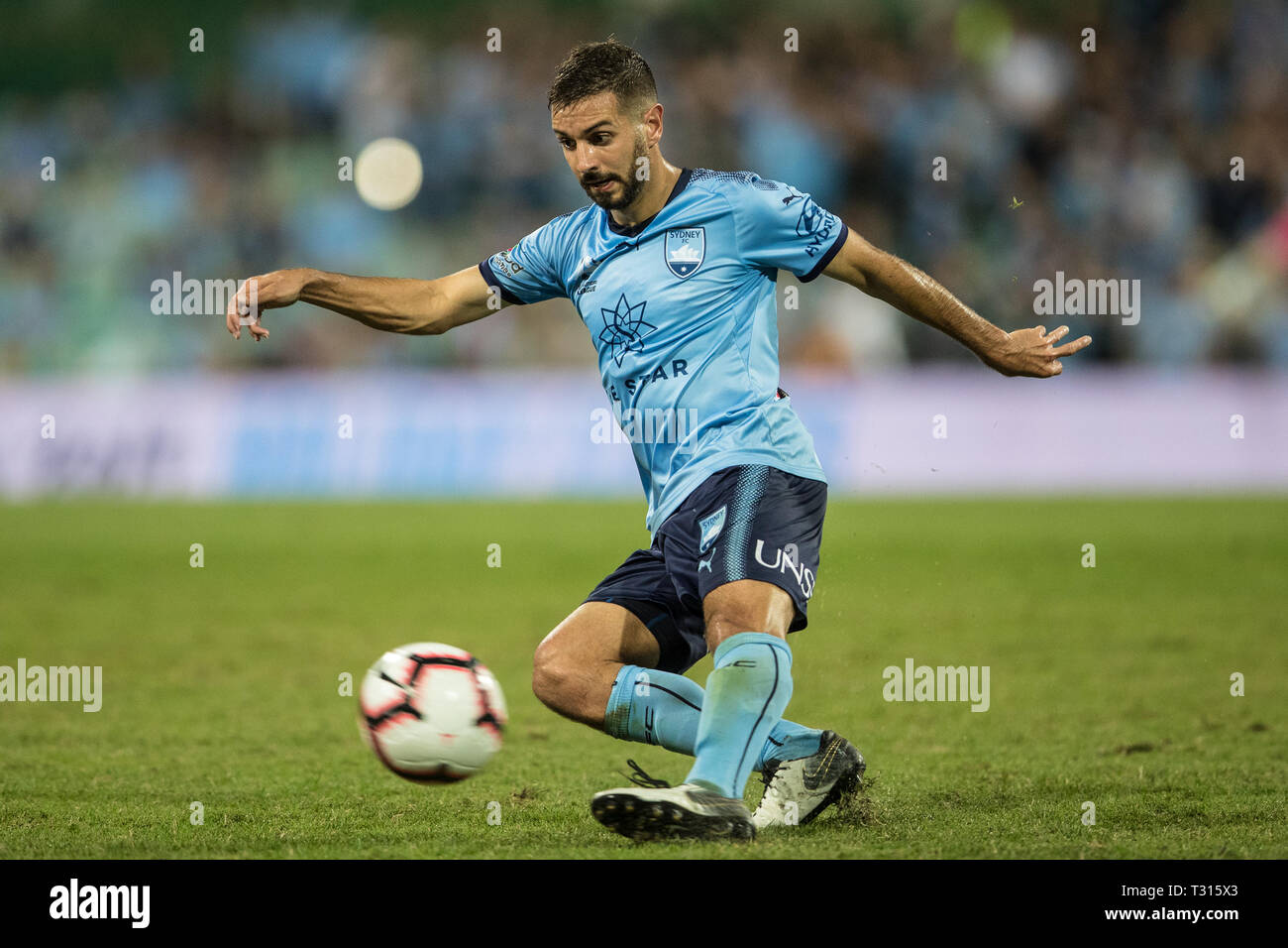 Michael Zullo de Sydney FC traverse au cours de la Hyundai A-League match entre Sydney Melbourne Victory FC v au Sydney Cricket Ground, Sydney, Australie, le 6 avril 2019. Photo de Peter Dovgan. Usage éditorial uniquement, licence requise pour un usage commercial. Aucune utilisation de pari, de jeux ou d'un seul club/ligue/dvd publications. Banque D'Images