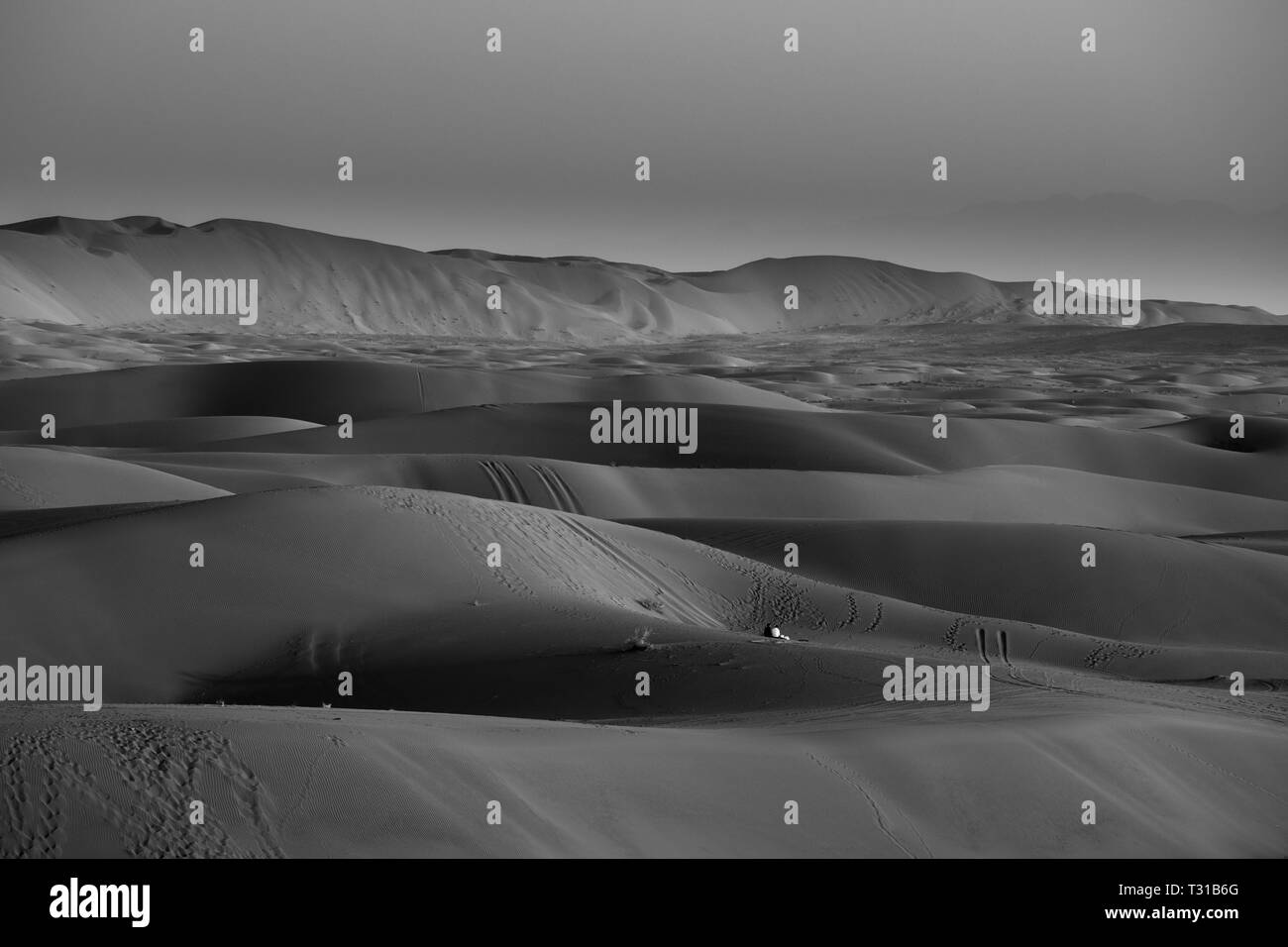 Dans les collines de sable du désert, l'Iran maranjab Banque D'Images