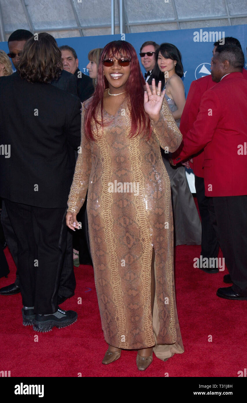 LOS ANGELES, CA. 21 février 2001 : la chanteuse de R&B KELLY : à la 43e cérémonie annuelle de remise des prix Grammy à Los Angeles. © Paul Smith/Featureflash Banque D'Images