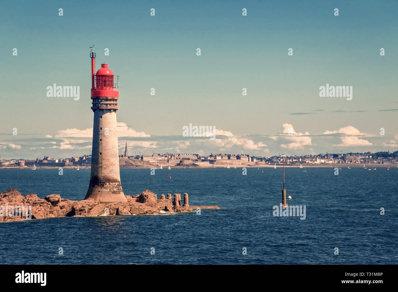 St malo lighthouse Banque de photographies et d'images à haute résolution -  Alamy