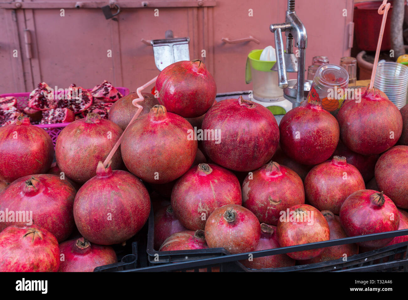 Stand du jus de grenade à Marrakech. Marrakesh-Safi, Marrakech, Maroc. Banque D'Images