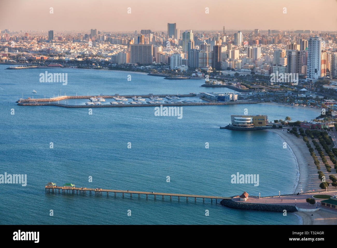 Piers à Koweït City - vue aérienne. La ville de Koweït, Koweït. Banque D'Images