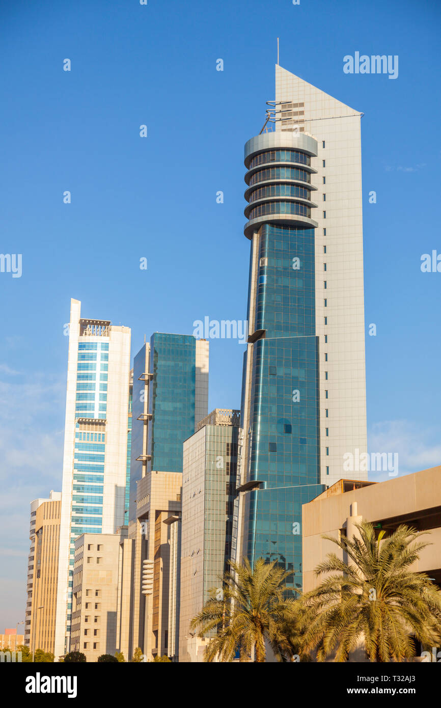 L'architecture moderne de la ville de Koweït. La ville de Koweït, Koweït. Banque D'Images