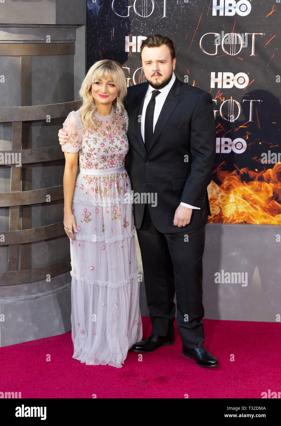 NEW YORK, NY AVRIL 03 avril : Rebecca et John Bradley West assister à HBO 'Game of Thrones' premiere saison finale au Radio City Music Hall, le 03 avril, 20 Banque D'Images