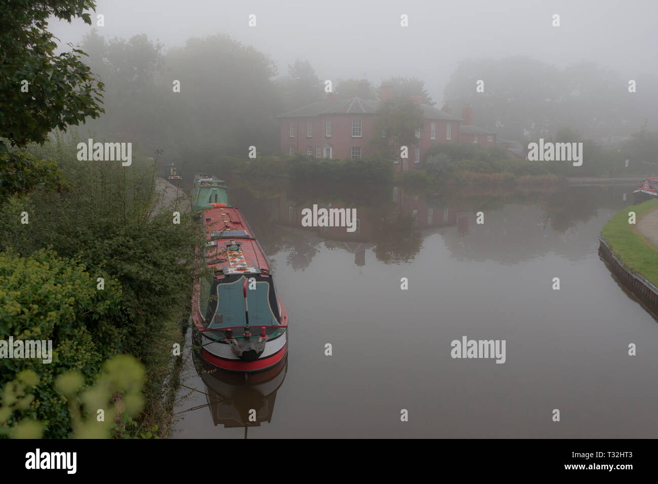 Tôt le matin, le brouillard à Ellesmere Branch Junction, sentier du canal de Llangollen, Ellesmere, Shropshire, Angleterre Banque D'Images