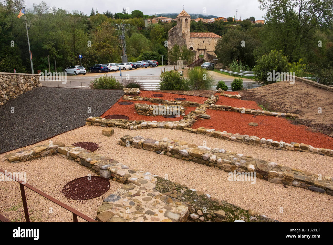 Vestiges romains dans la ville de Besalu, Catalogne, en face de l'église Sant Marti de Capellada Banque D'Images