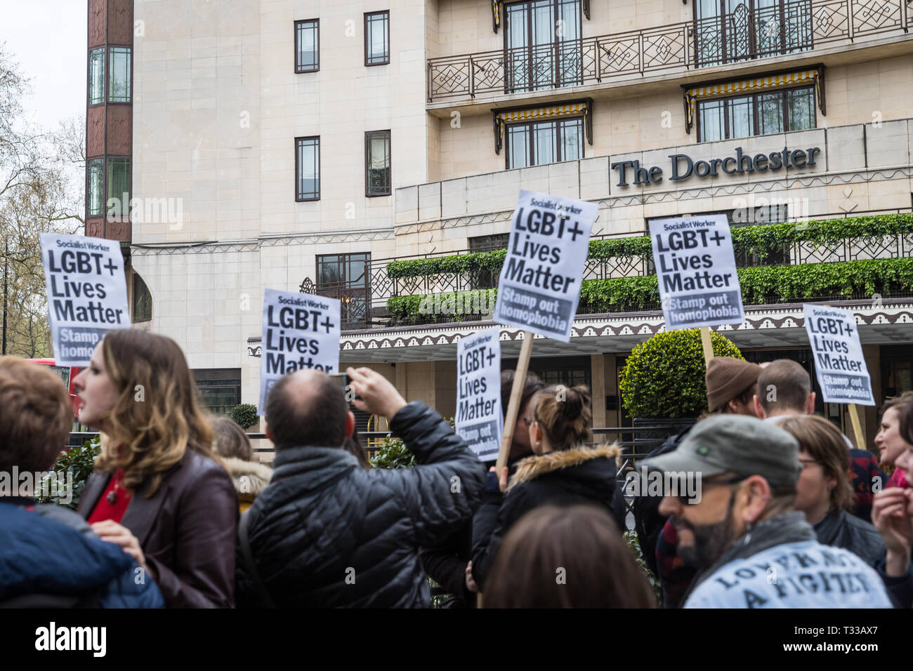 Manifestation devant l'hôtel Dorchester à Londres contre les nouvelles lois anti-gay Brunei - 6 Apr 2019 Banque D'Images