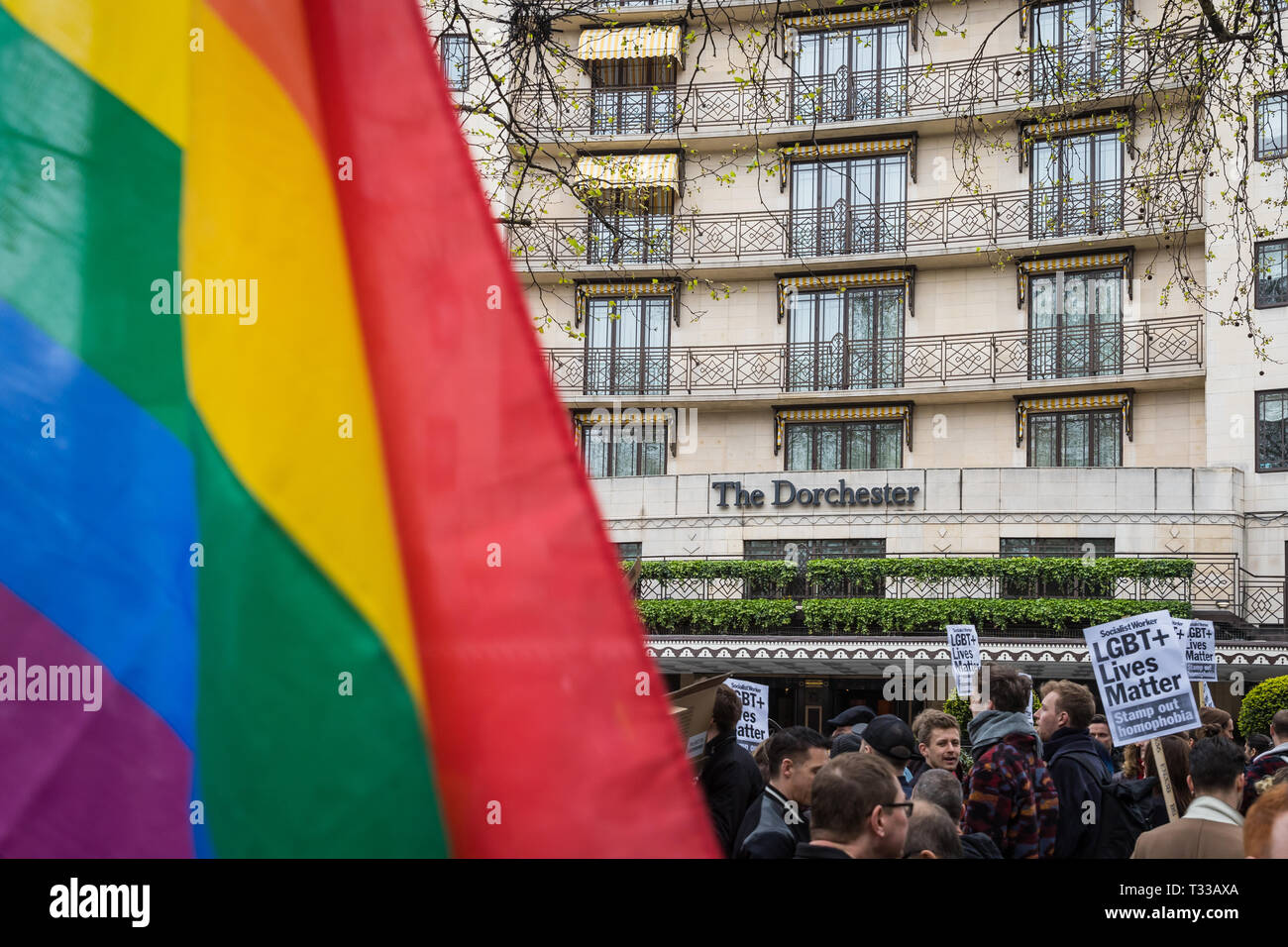 Manifestation devant l'hôtel Dorchester à Londres contre les nouvelles lois anti-gay Brunei - 6 Apr 2019 Banque D'Images