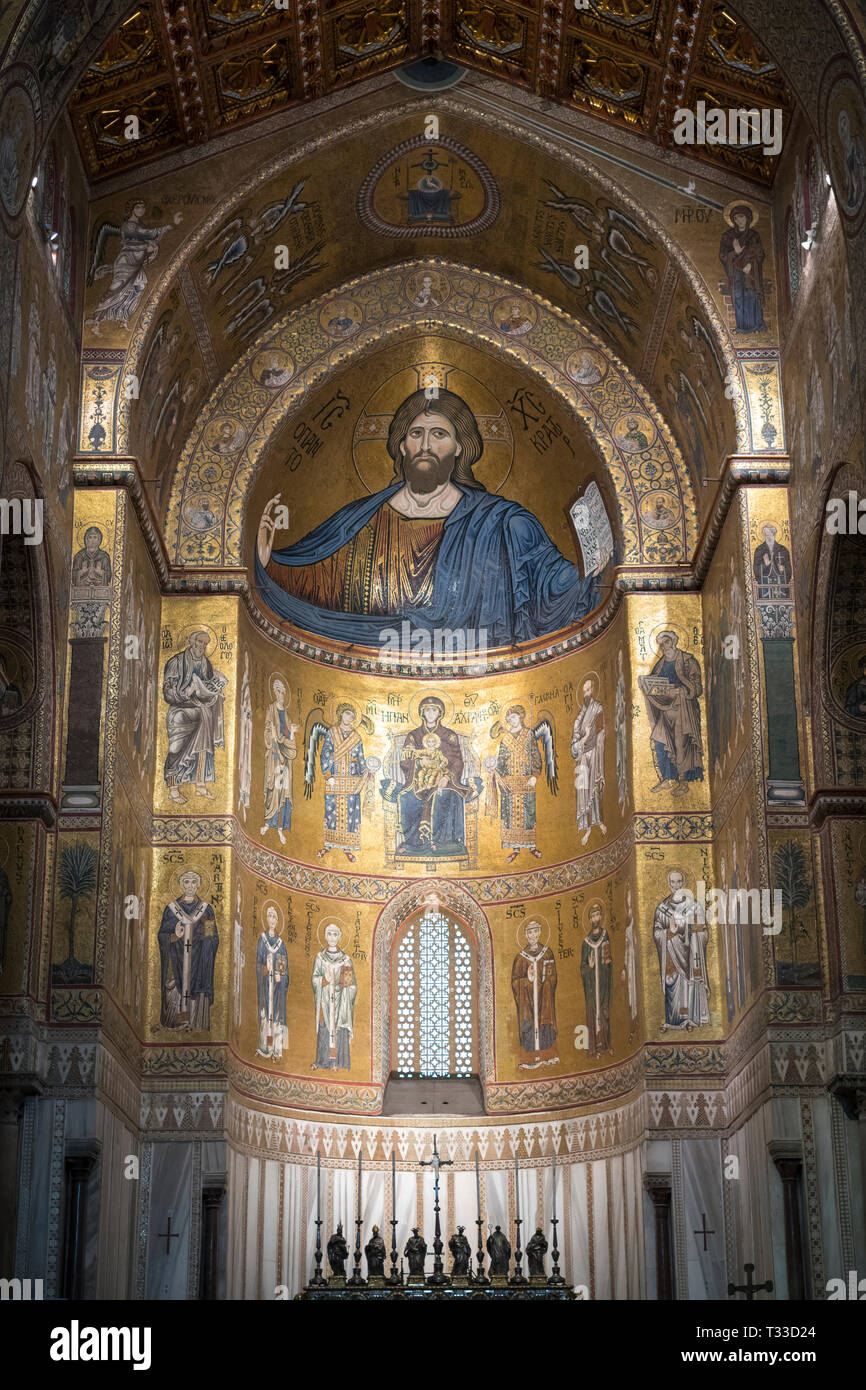 Mosaïques célèbres et Jésus Christ Pantocrator à cathedral Basilica Cattedrale Parrocchia Santa Maria Nuova à Monreale, Sicile, Italie Banque D'Images