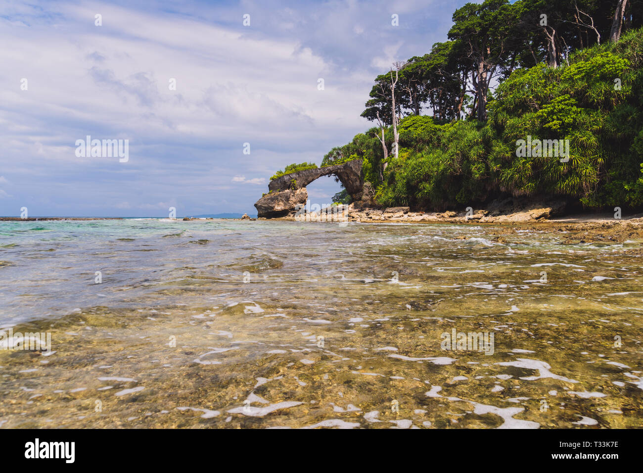 Neil Island à l'archipel des Andaman et Nicobar, pont naturel en pierre sur la côte de la mer, de l'Inde Banque D'Images
