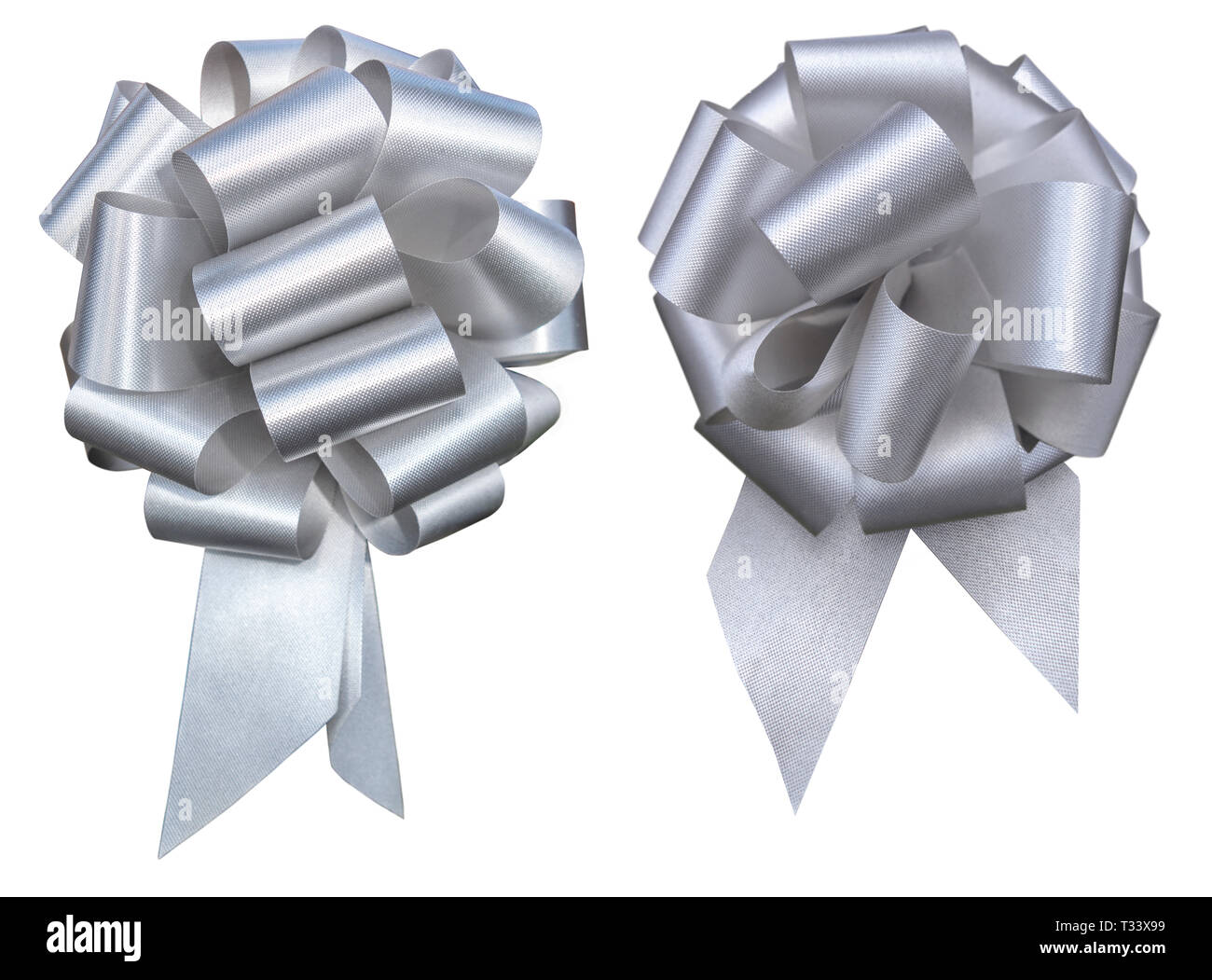 Deux gris argent maison de vacances decretive issolated cluster bow tirez sur fond blanc fête des Mères, Noël, St-Valentin et événements Banque D'Images