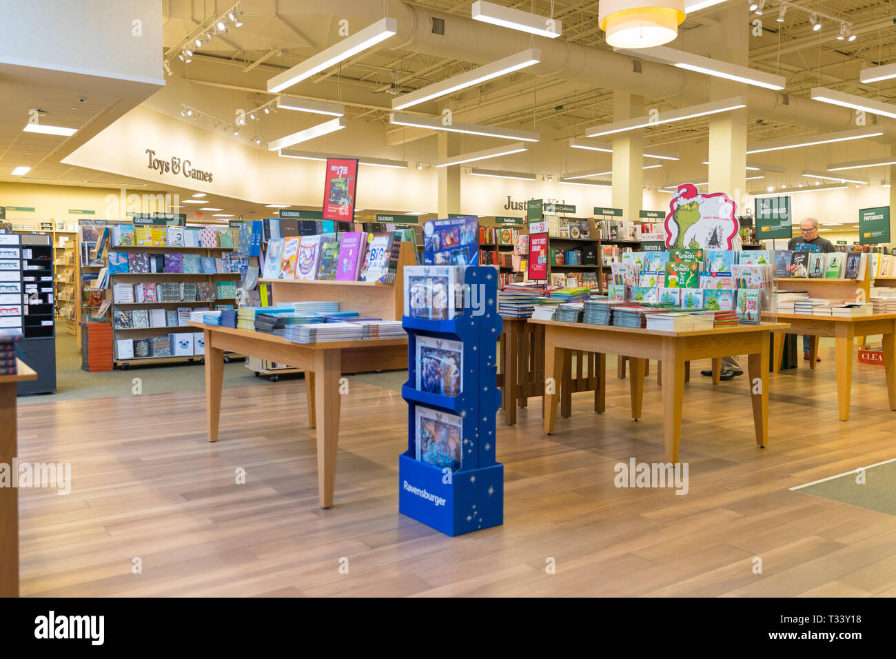 New Jersey, NJ, le 6 octobre 2018 : Barnes et noble de l'intérieur du magasin. Barnes & Noble Booksellers est la plus grande librairie de détail aux États-Unis. Banque D'Images