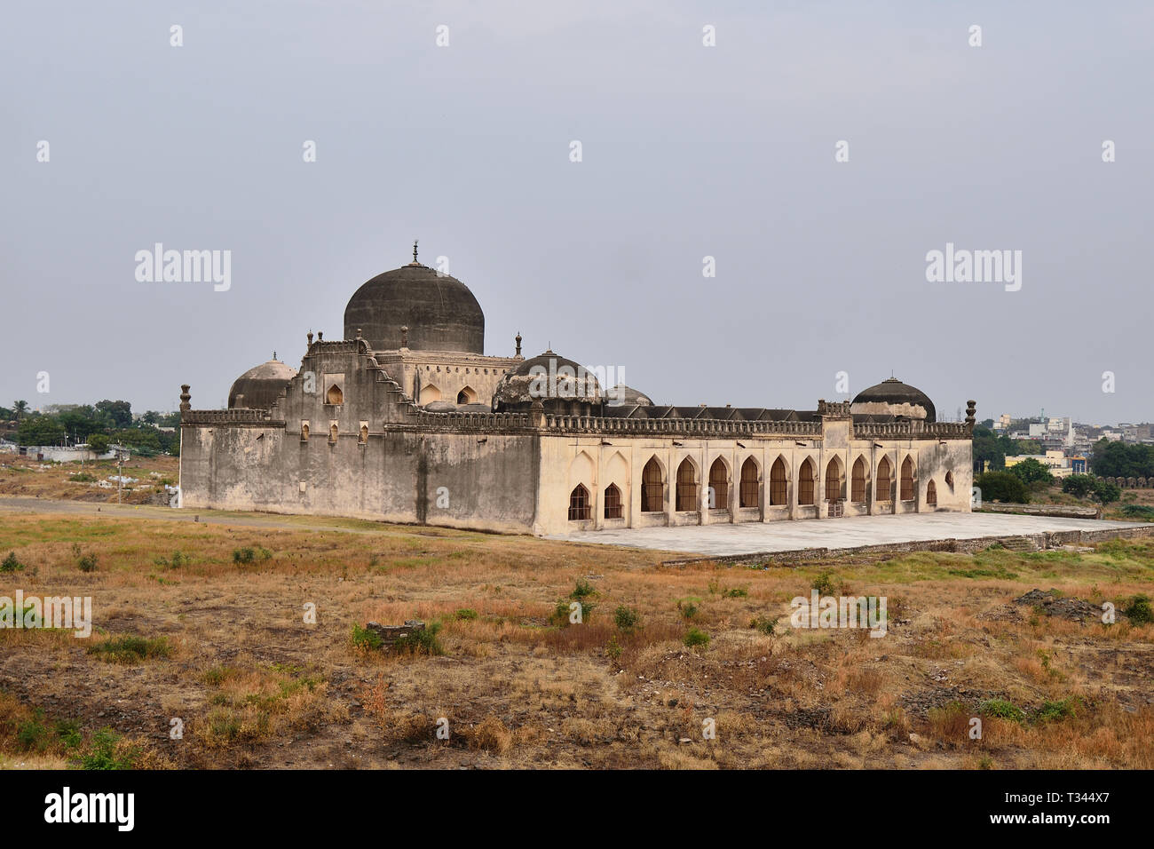 Kalburagi fort, vue de la Mosquée Jamia, Gulbarga, Karnataka Banque D'Images