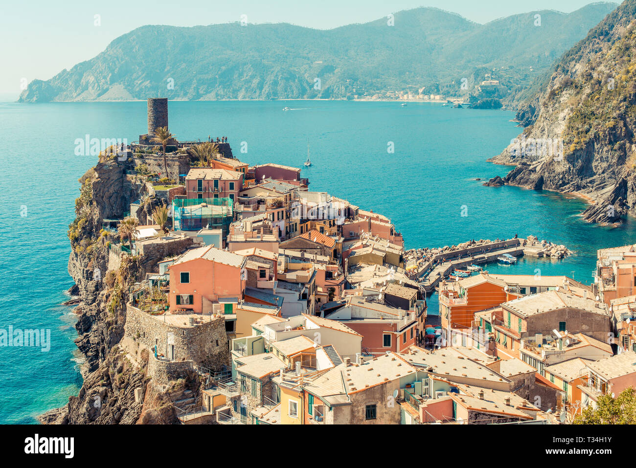 Vernazza, Cinque Terre (Riviera Italienne Ligurie), l'Italie - italien célèbre les destinations de voyage Banque D'Images