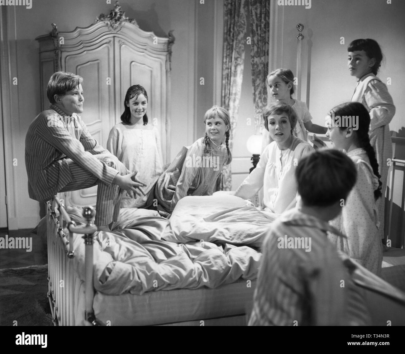 Julie Andrews THE SOUND OF MUSIC 1965 Charmain Carr Nicholas Hammond Angela Cartwright Heather Menzies Duane Chase Debbie Turner Kym Carath réalisateur Robert Wise Productions / Entreprises Argyle / 20th Century Fox Banque D'Images