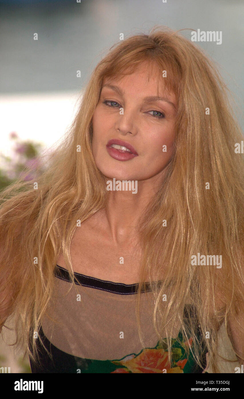 CANNES FRANCE Mai L Actrice Arielle Dombasle Au Festival De Cannes Pour Promouvoir