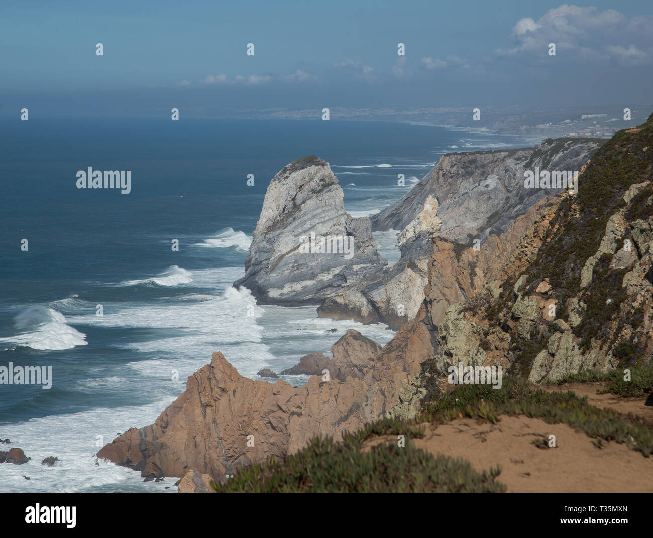 Caldas da Rainha, Portugal, Octobre 2018 : surf, surfeurs, l'océan,  Restaurants de fruits de mer, téléphérique, paysages, portraits, Art Photo  Stock - Alamy