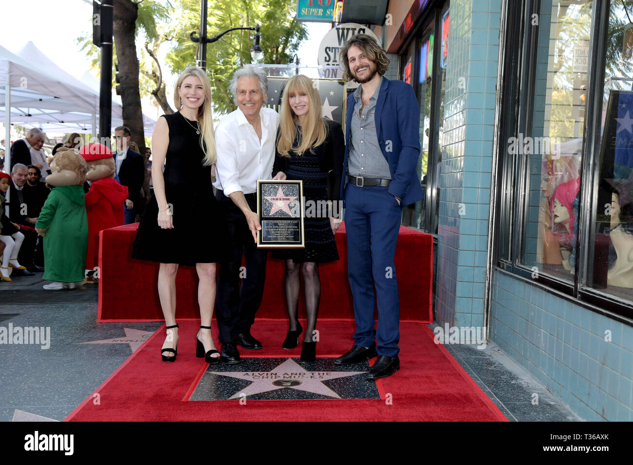 14 mars 2019 - Los Angeles, CA, USA - LOS ANGELES - MARS 29 : Vanessa Bagdasarianm Ross Bagdasarian, Janice Bagdasarian, Michael Bagdasarian à l'Alvin et les Chipmunks Cérémonie étoile sur le Hollywood Walk of Fame Le 14 mars 2019 à Los Angeles, CA (crédit Image : © Kay Blake/Zuma sur le fil) Banque D'Images
