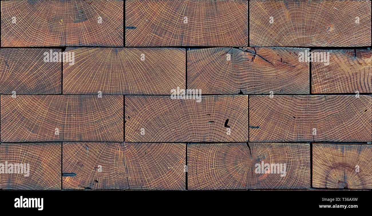 Grain fin morceaux de bois transformé en un bloc solide. Banque D'Images