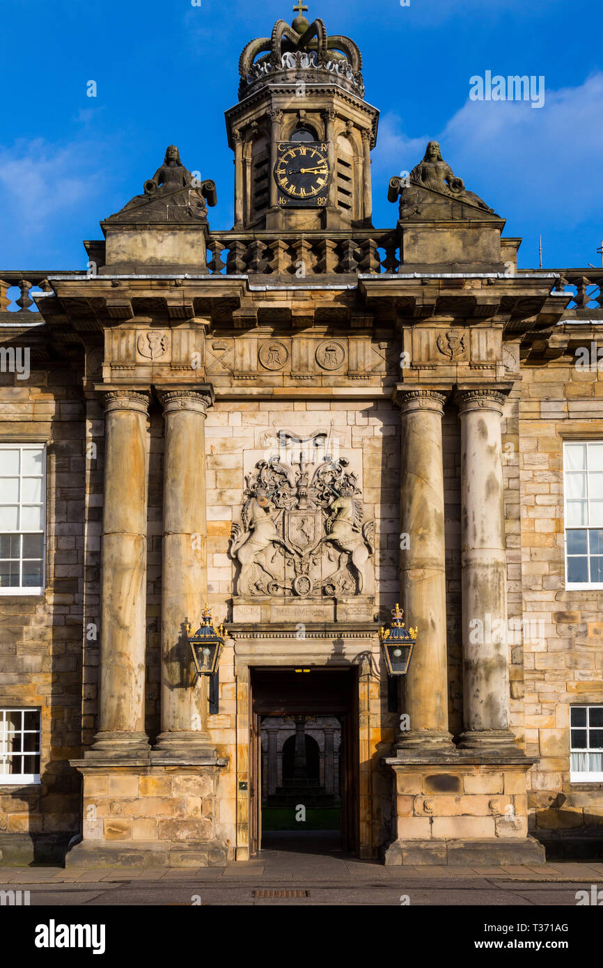 Edimbourg (Ecosse) - placé dans le Royal Mile, le palais de Holyroodhouse est la résidence officielle de la monarchie en Ecosse. Détail de l'entr Banque D'Images