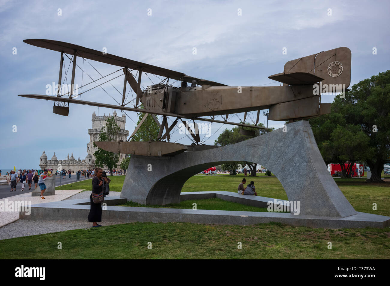 Gago Coutinho hydravion biplan, le Santa Cruz, monument, Lisbonne, Portugal. Banque D'Images