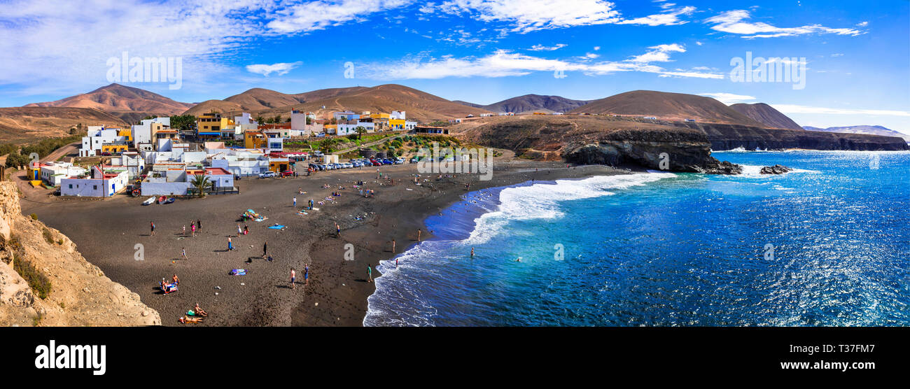 Beau village Ajuy,voir avec des maisons traditionnelles, la mer et les montagnes, l'île de Fuerteventura, Espagne. Banque D'Images