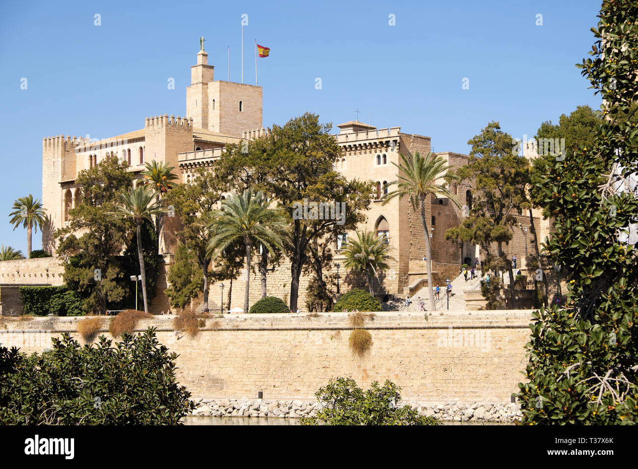 Palma de Majorque, Espagne - 24 mars 2019  : vue de côté de l'Almudaina Palace Royal Kings Banque D'Images