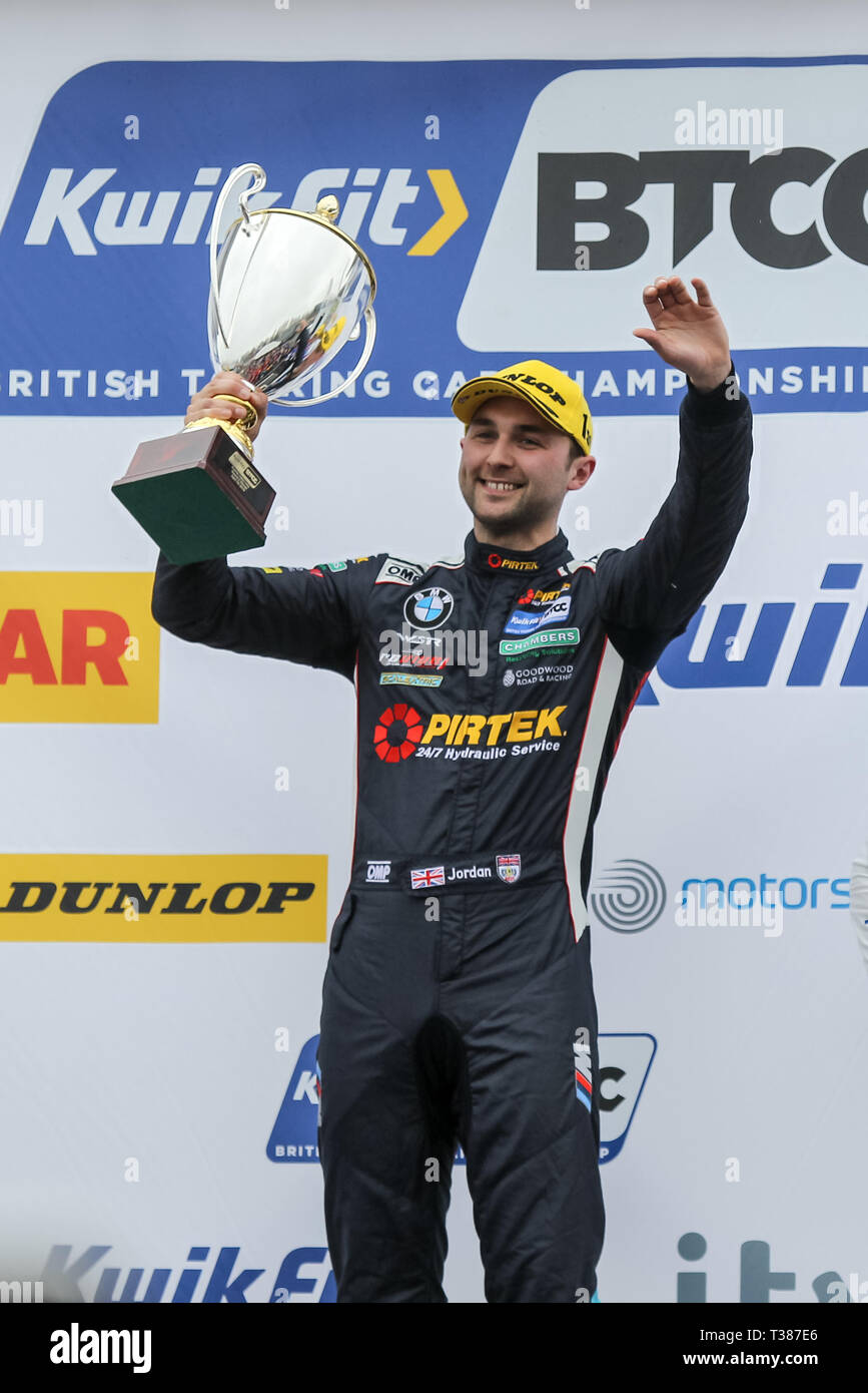 Longfield, UK. 07Th avr, 2019. Andrew Jordan dans la BMW Pirtek Racing BMW 330i M Sport sur sa façon de gagner autour de 2 de la British Touring Car Championship à Brands Hatch, Longfield, Angleterre le 7 avril 2019. Photo de Ken d'Étincelles. Usage éditorial uniquement, licence requise pour un usage commercial. Aucune utilisation de pari, de jeux ou d'un seul club/ligue/dvd publications. Credit : UK Sports Photos Ltd/Alamy Live News Banque D'Images