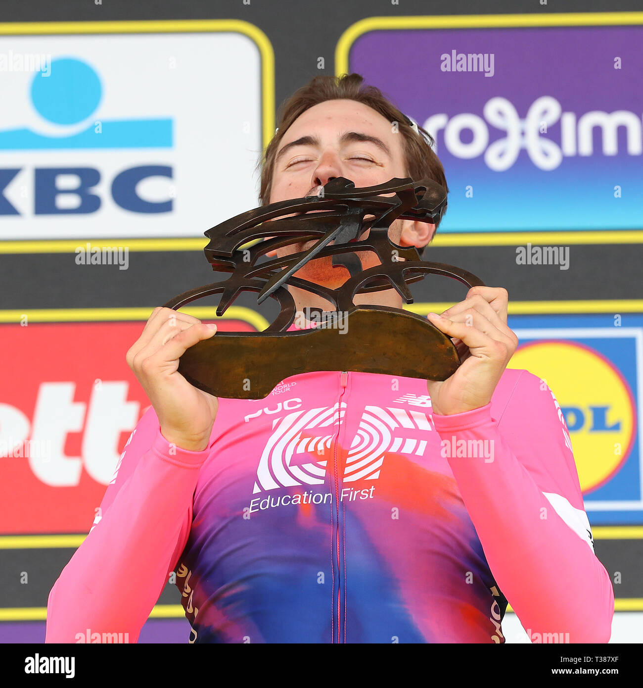 Oudenaarde, Belgique. 07Th avr, 2019. Oudenaarde- 7-04-2019, randonnée à vélo, Ronde van Vlaanderen, Alberto Bettiol gagne la Flandre 2019 Crédit : ronde Pro Shots/Alamy Live News Banque D'Images