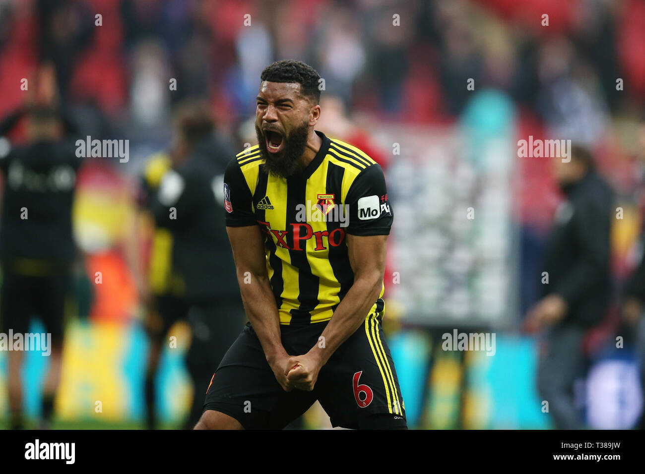 Londres, Royaume-Uni. 07Th avr, 2019. Adrian Mariappa de Watford célèbre sa victoire équipes à la fin de la partie. L'unis en FA Cup, demi-finale, Watford v Wolverhampton Wanderers au Stade de Wembley à Londres le dimanche 7 avril 2019. Cette image ne peut être utilisé qu'à des fins rédactionnelles. Usage éditorial uniquement, licence requise pour un usage commercial. Aucune utilisation de pari, de jeux ou d'un seul club/ligue/dvd publications pic par Andrew Andrew/Verger Verger la photographie de sport/Alamy live news Crédit : Andrew Orchard la photographie de sport/Alamy Live News Banque D'Images