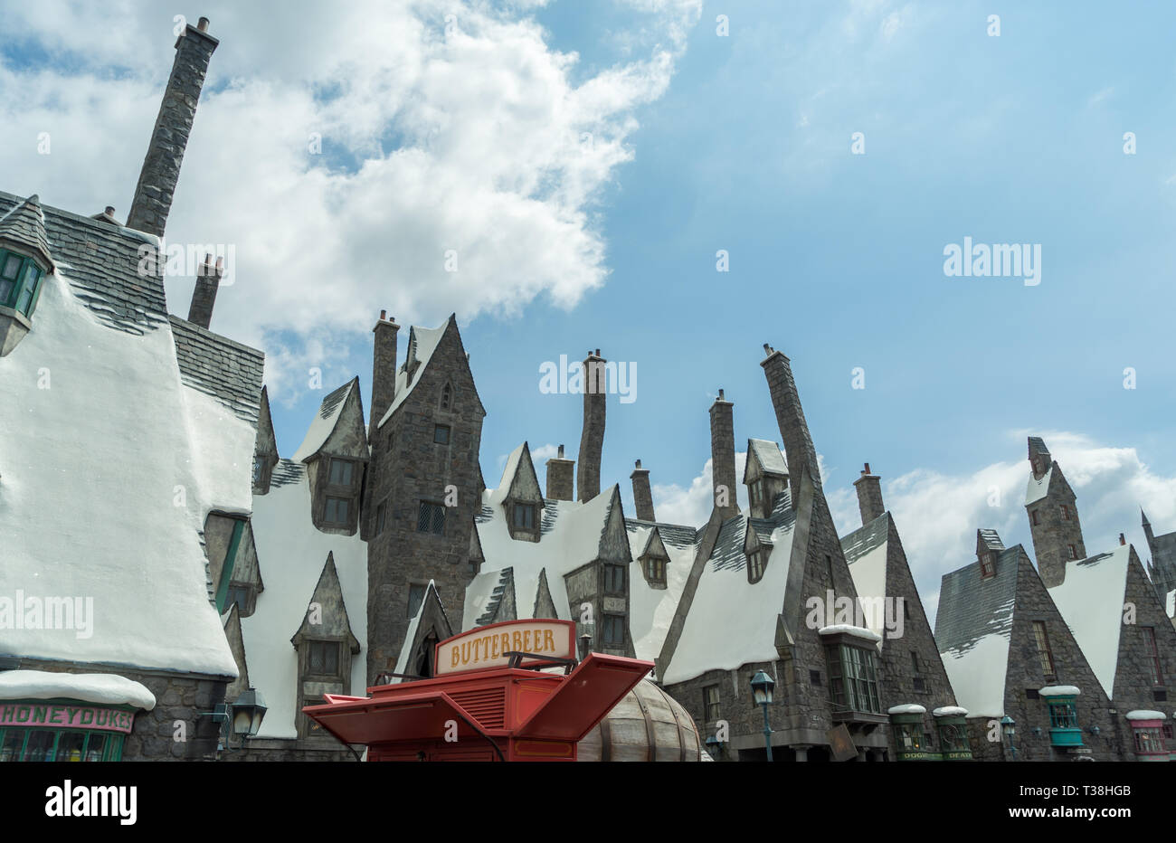 Parc à thème Universal Studios, toits Hogsmead, Harry Potter Land, Hollywood, Californie, USA Banque D'Images