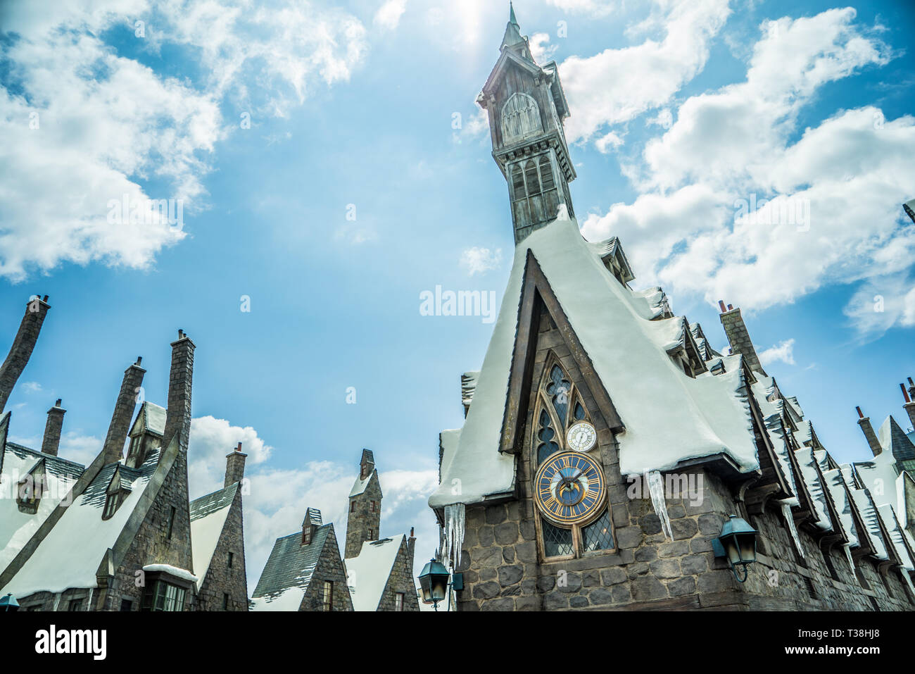 Parc à thème Universal Studios, toits Hogsmead, Harry Potter Land, Hollywood, Californie, USA Banque D'Images