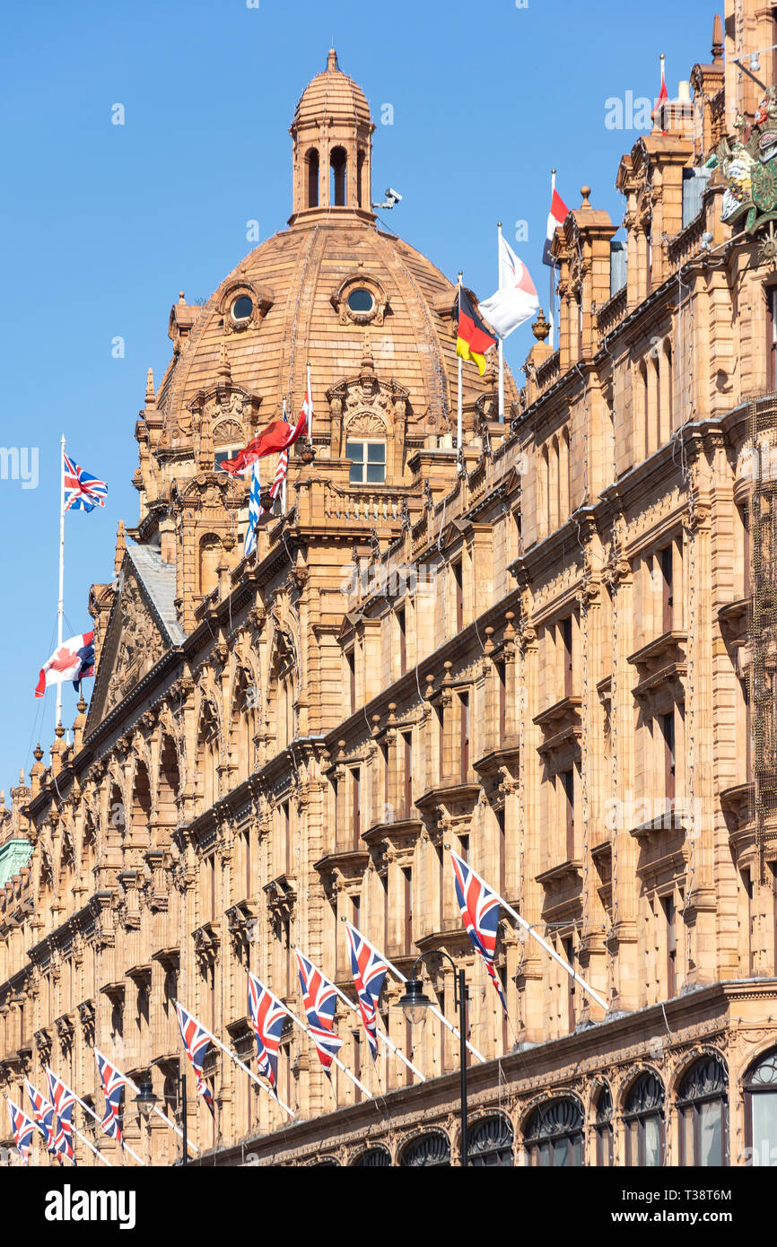 Harrods, Brompton Road, Knightsbridge, le quartier royal de Kensington et Chelsea, Greater London, Angleterre, Royaume-Uni Banque D'Images